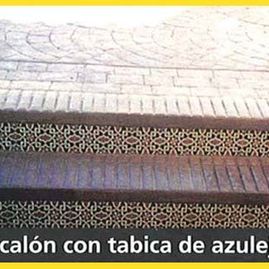 Pavimentos Hormisan escalón con tabica de azulejo